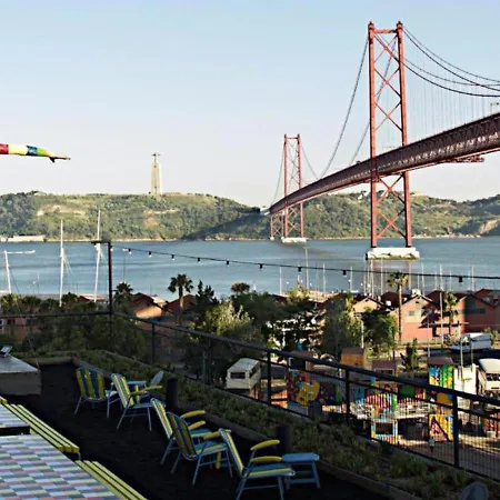 Design With River View In Lapa * Lisbona